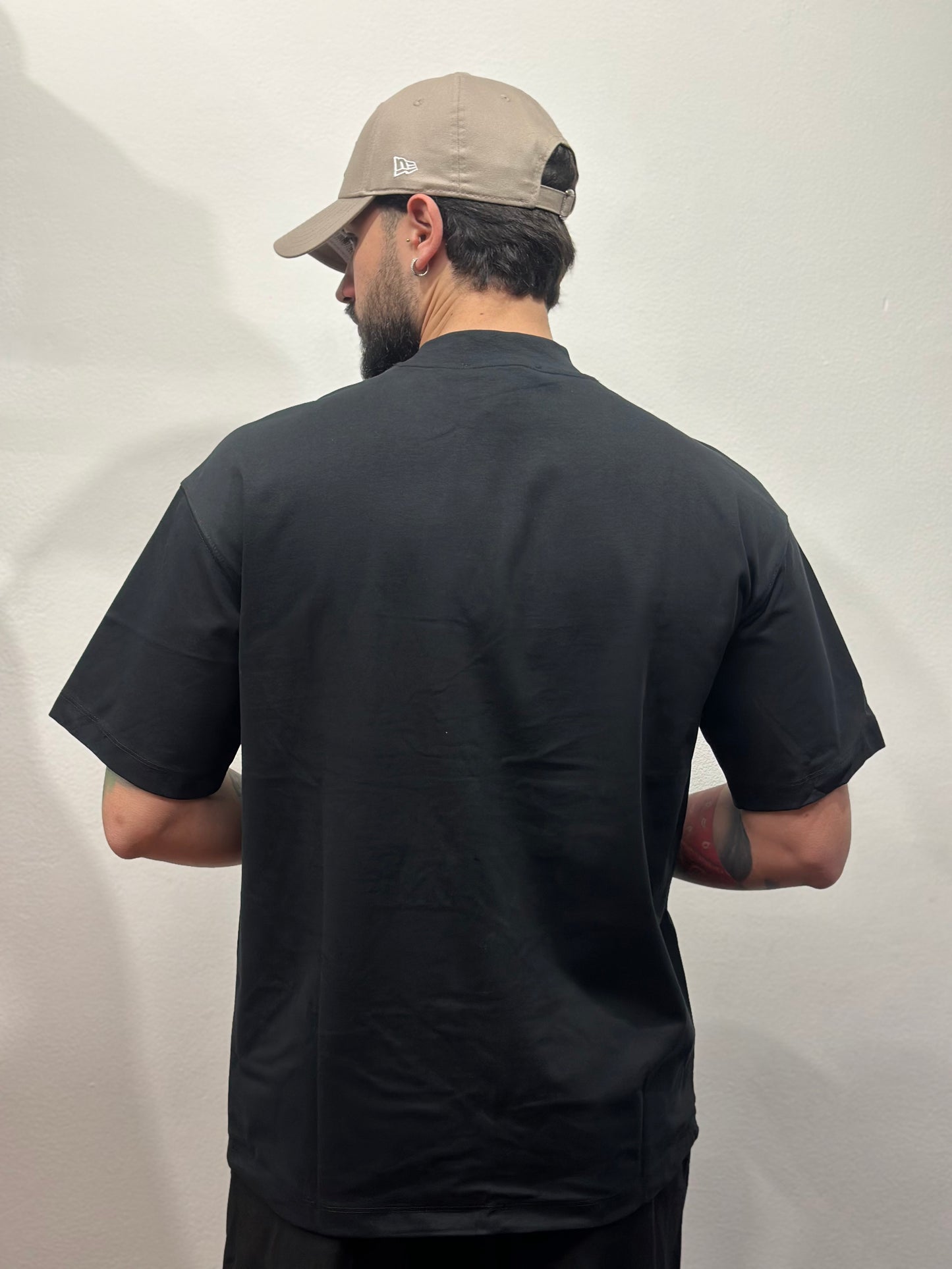 T-SHIRT PREMIUM NERA