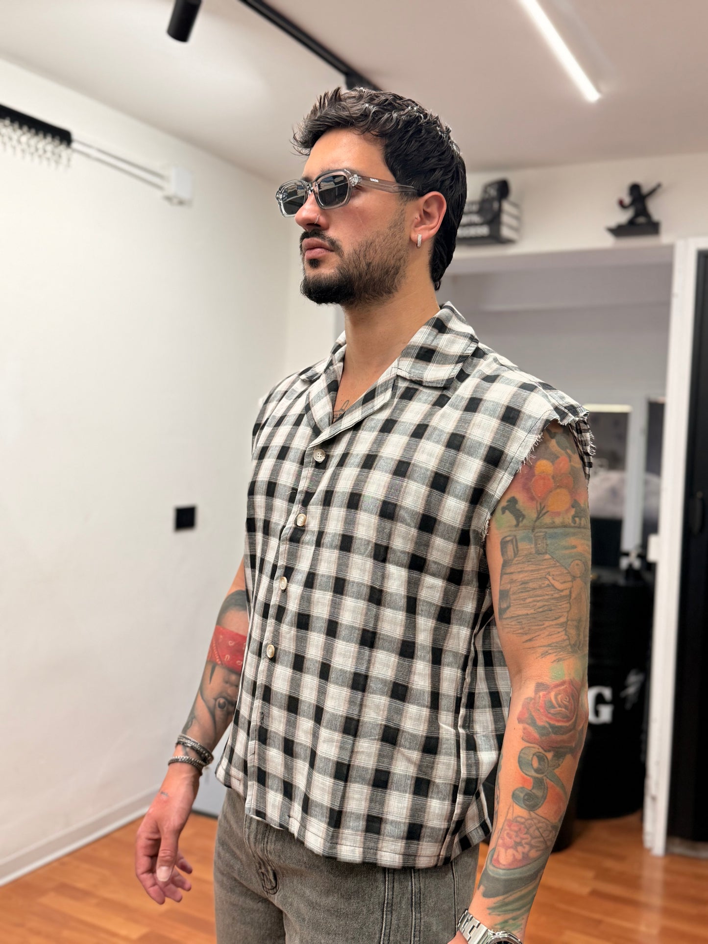 CAMICIA CROP SMANICATA NERA