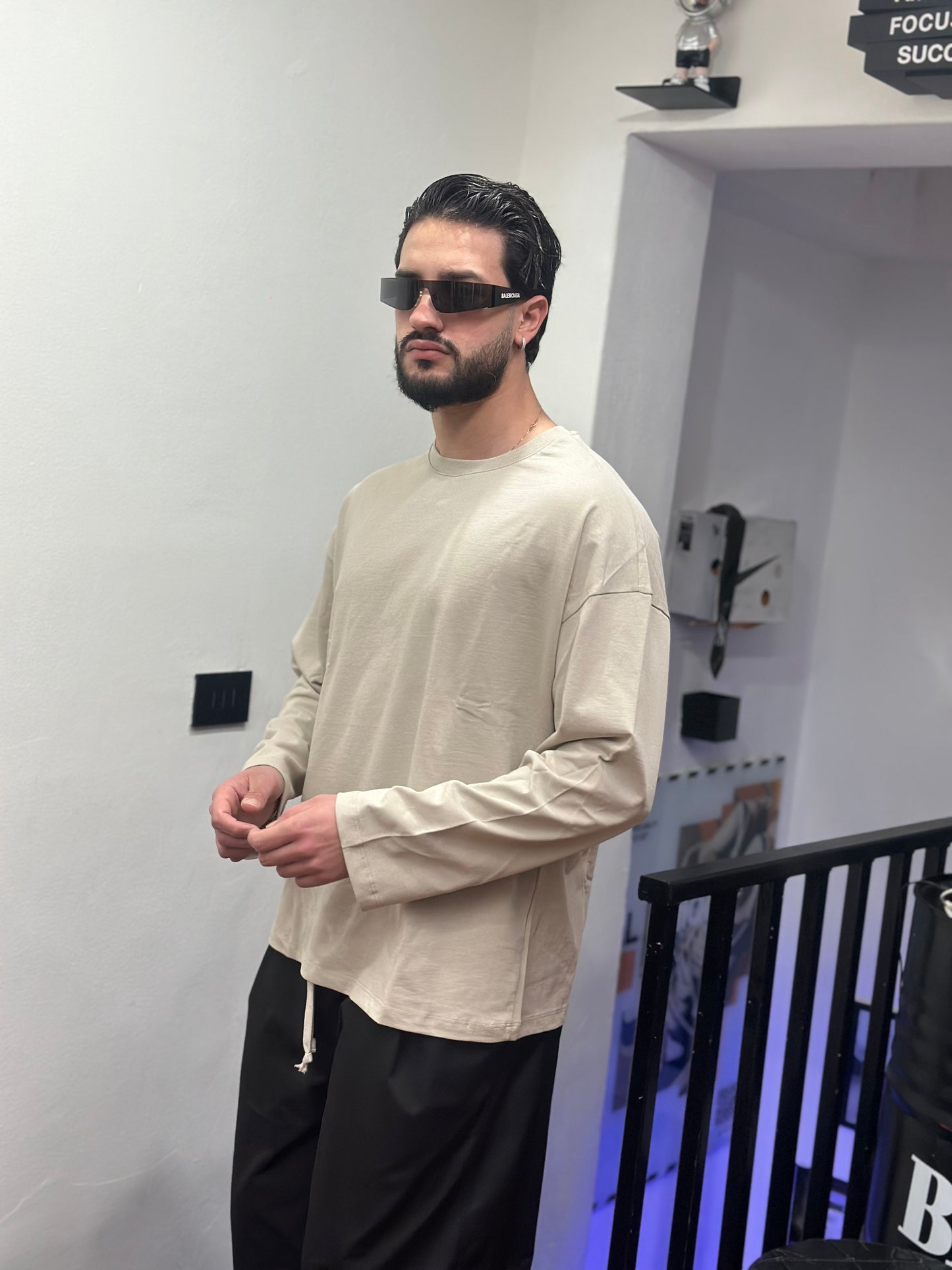 LONGE SLEEVE BEIGE OVER