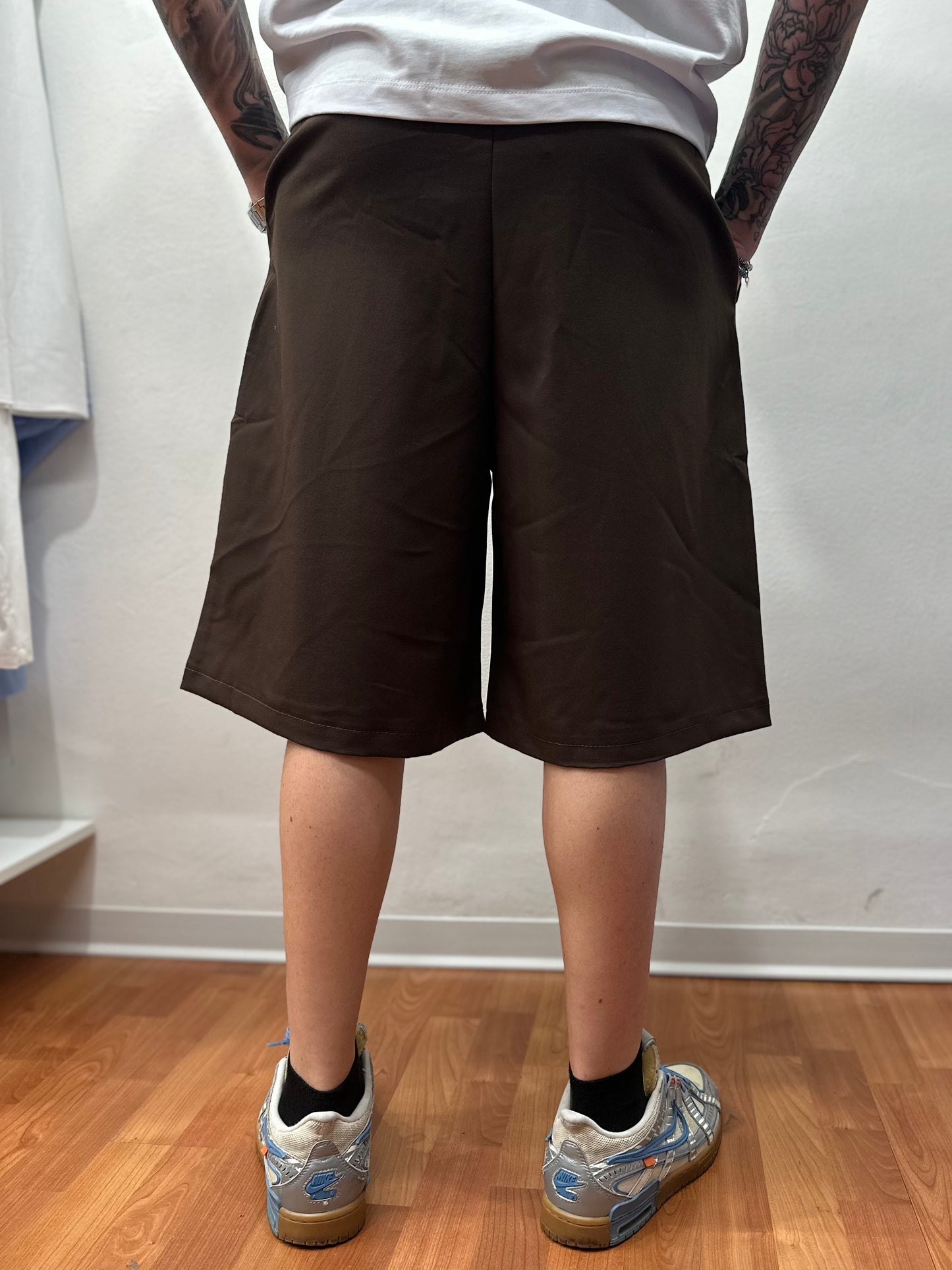 SHORT OVER COMFY MORO