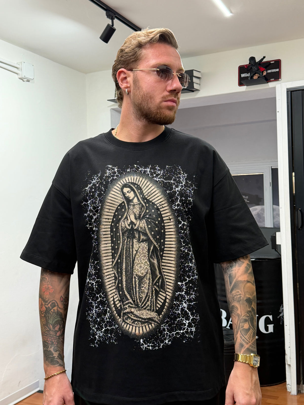 T-SHIRT OVER SAINT NERO