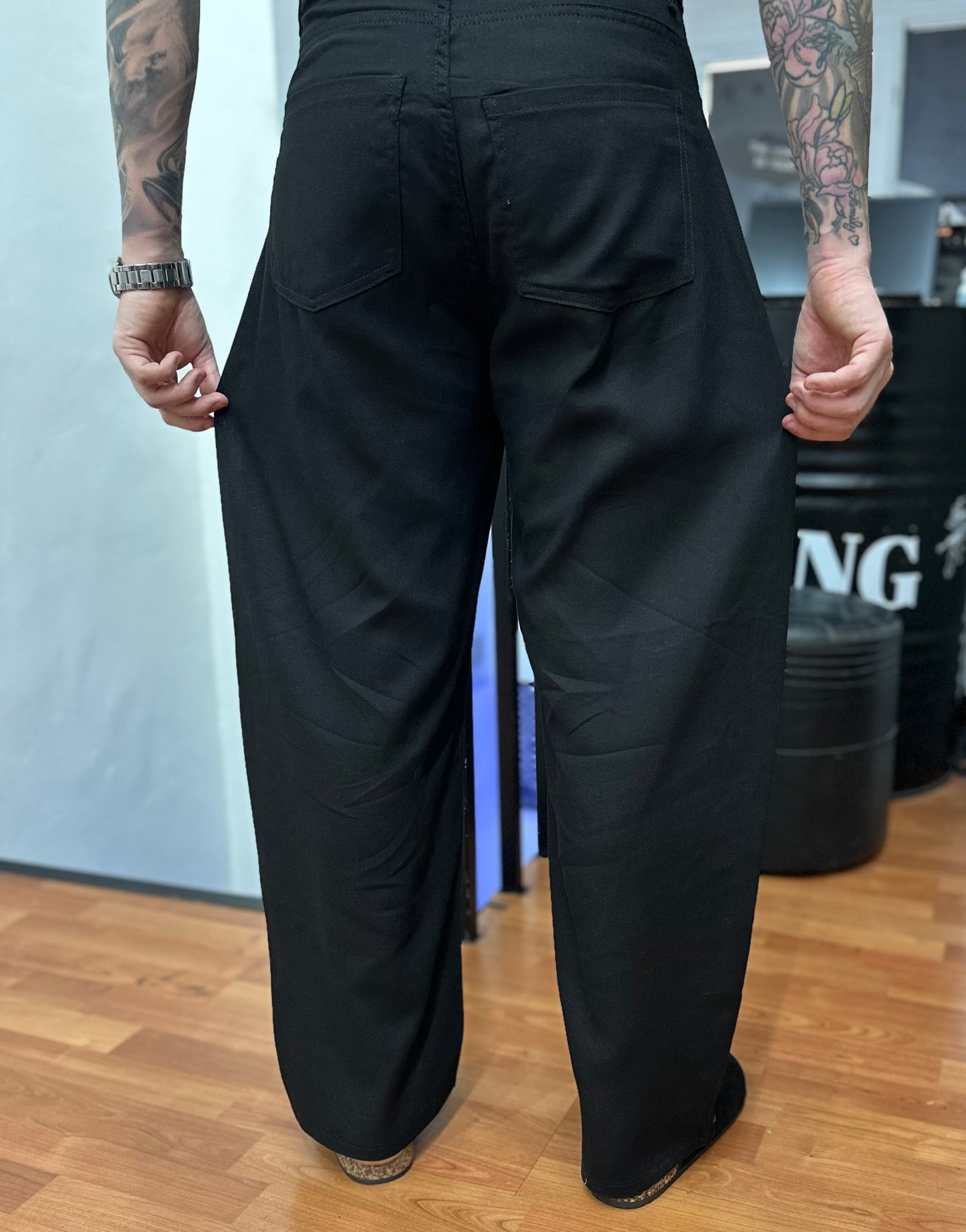 PANTALONE BALLON NERO IN LINO
