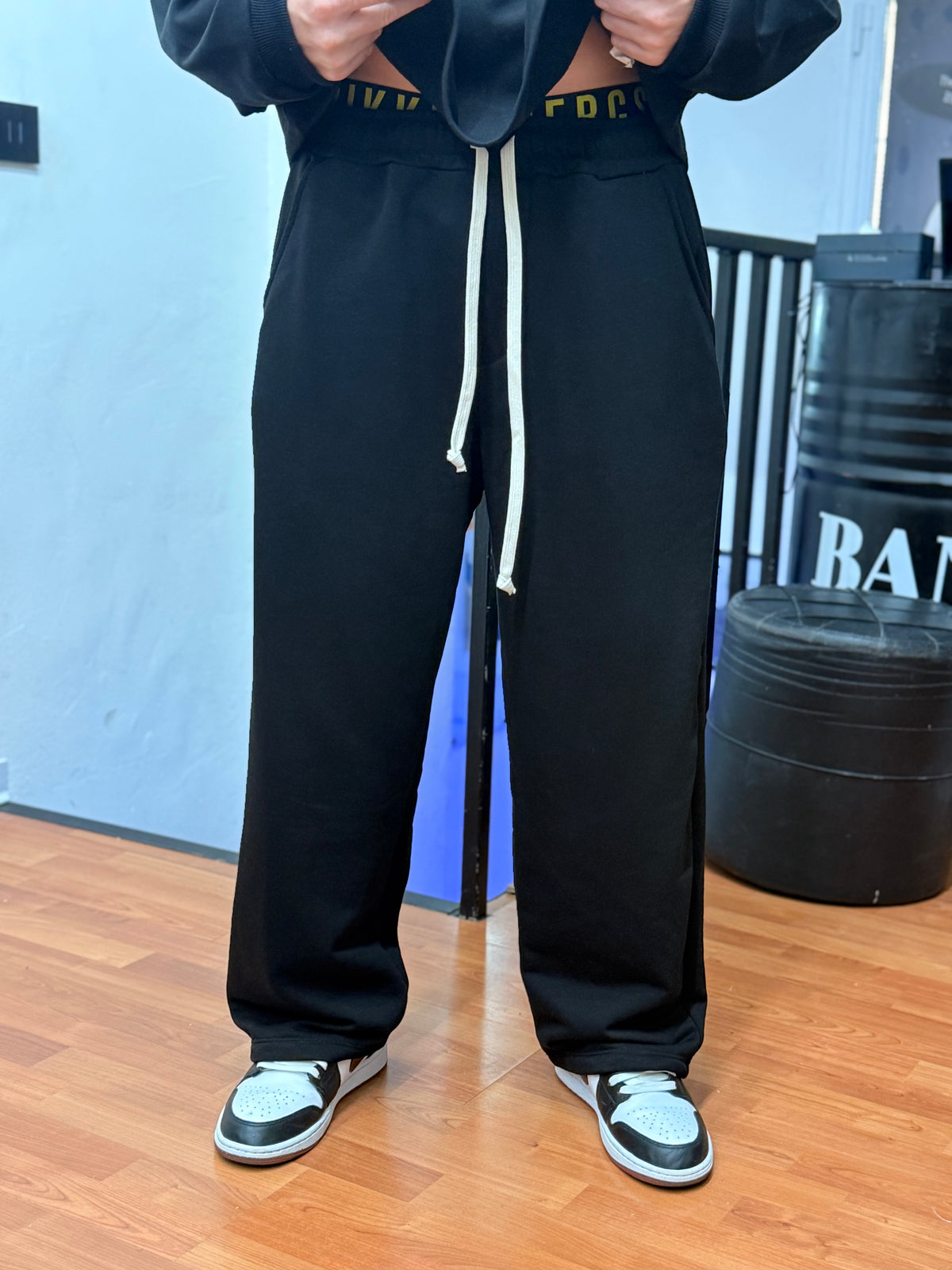 TUTA BOSTON CROP NERA