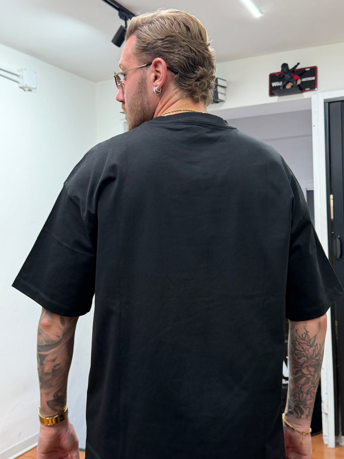 T-SHIRT OVER SAINT NERO