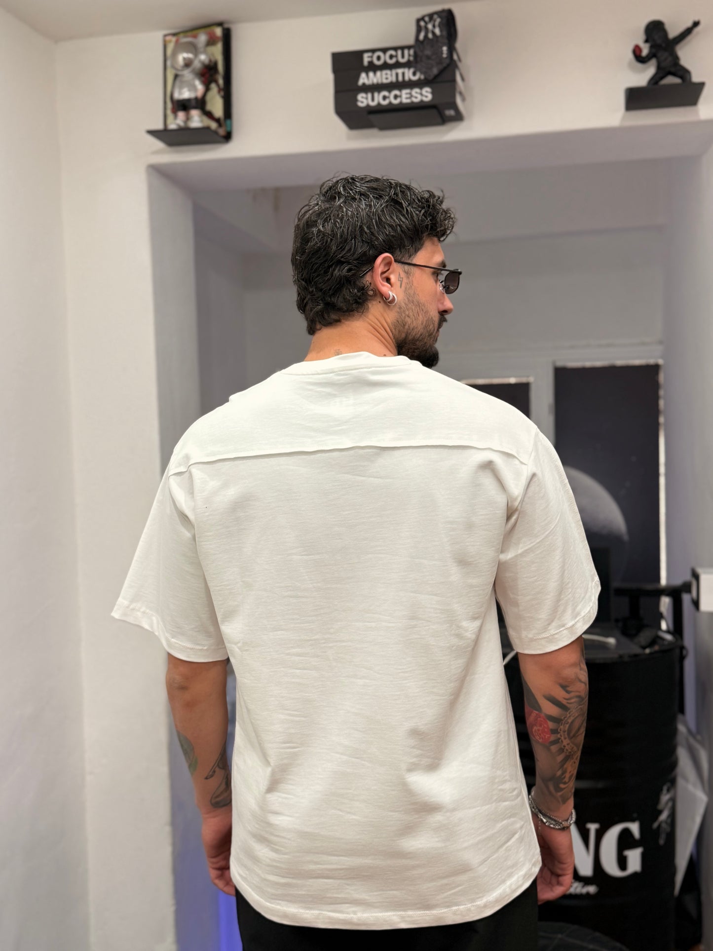 T-SHIRT OVER BIANCA