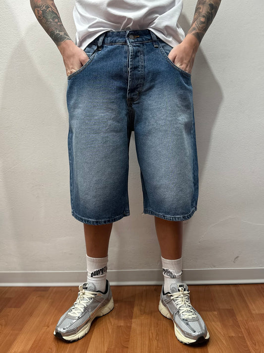 SHORT 02