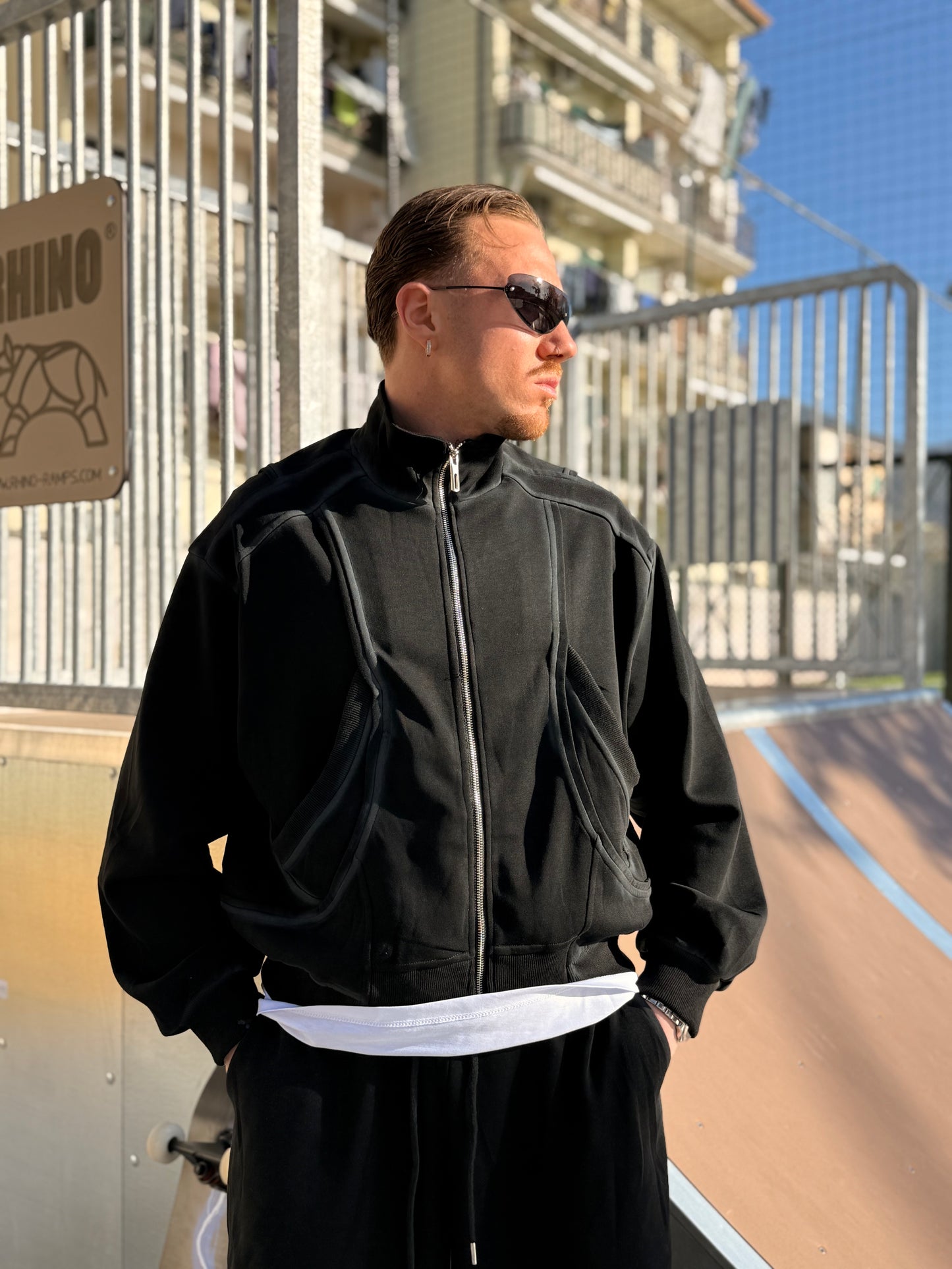 TUTA SFUMATA CROP NERA