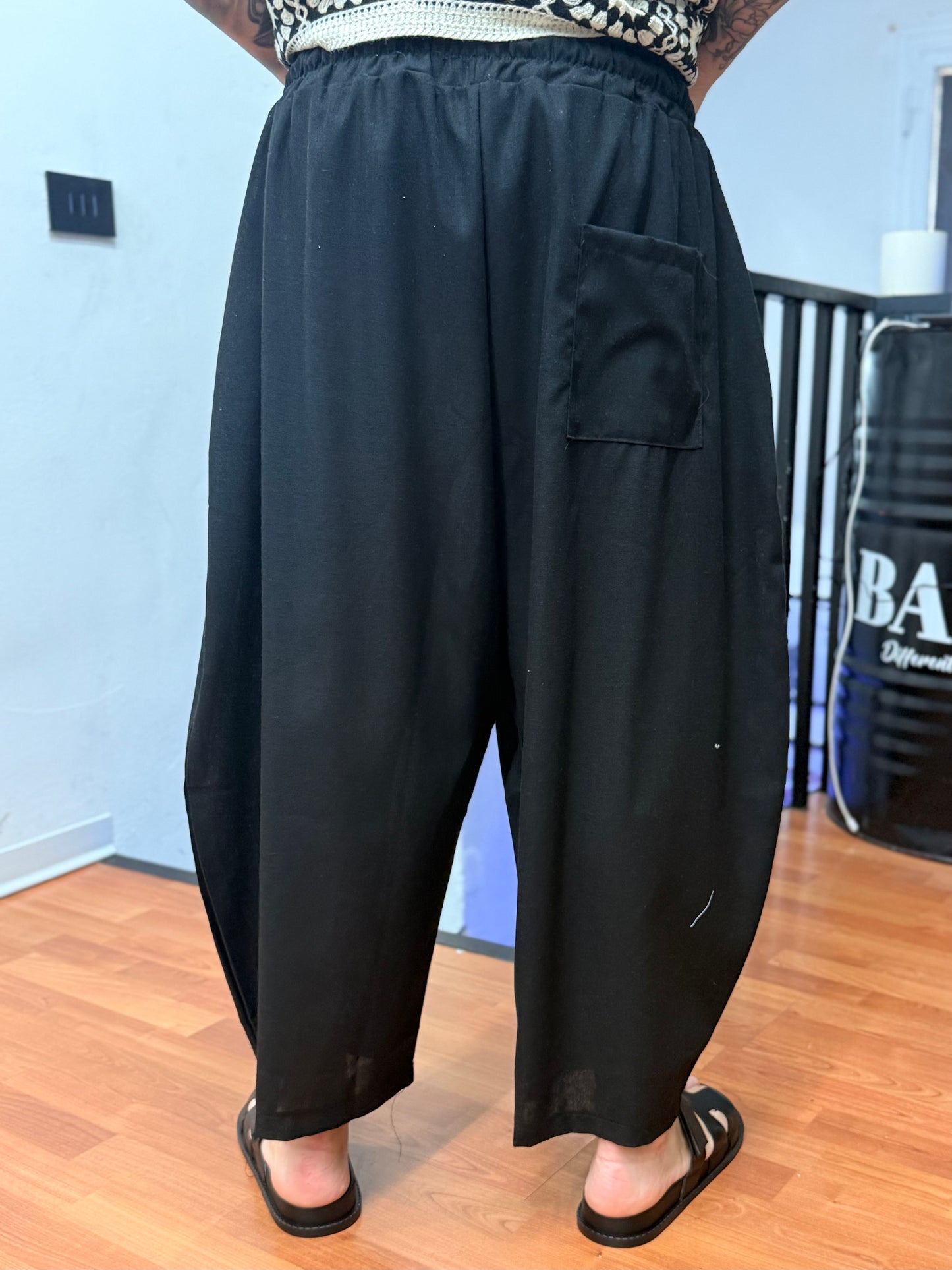 PANTALONE TROPICAL NERO IN LINO