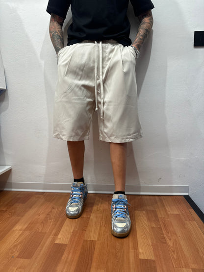 SHORT OVER COMFY BEIGE