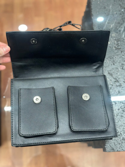 POCHETTE 01 MINIMAL NERA